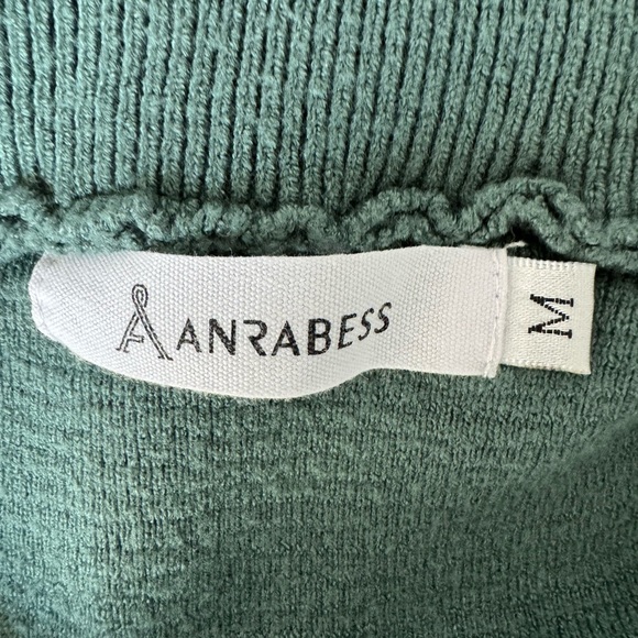 Stylish Green Ribbed Quarter-Zip Sweater Medium - Picture 4 of 7